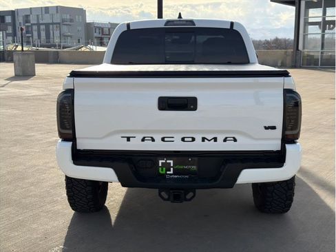Used 2020 Toyota Tacoma TRD Off-Road image 7