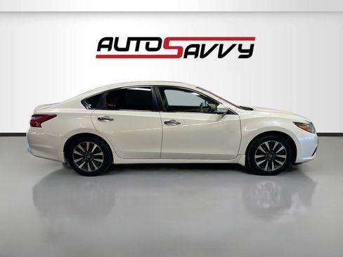 Used 2016 Nissan Altima 2.5 SL w/ 2.5 Technology Package image 8