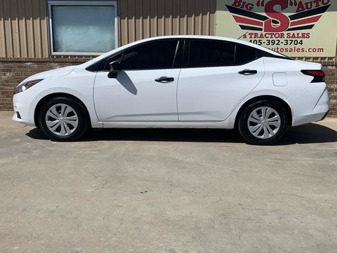 Used 2022 Nissan Versa S FWD image 5
