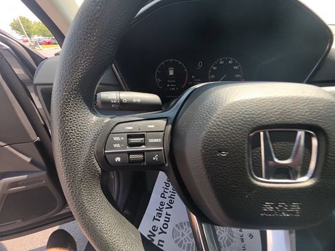 Used 2025 Honda CR-V LX image 17