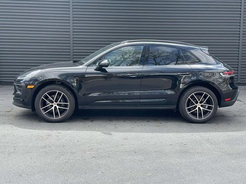 Used 2025 Porsche Macan AWD/4WD image 2