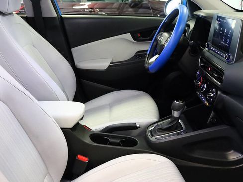 Used 2022 Hyundai Kona SEL w/ Winter Weather Package image 26