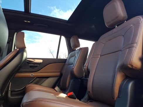 Used 2023 Lincoln Aviator Grand Touring w/ Elements Package Plus image 12