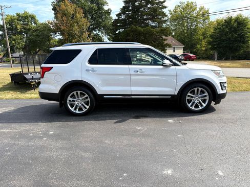 Used 2016 Ford Explorer Limited w/ Equipment Group 301A image 7