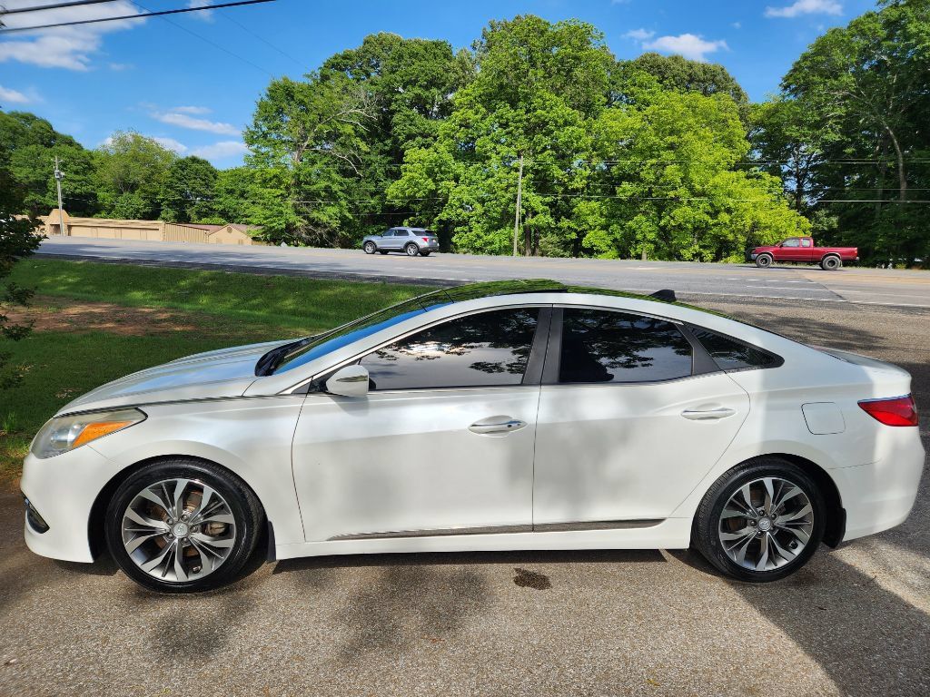 Used 2013 Hyundai Azera w/ Technology Pkg FWD image 2