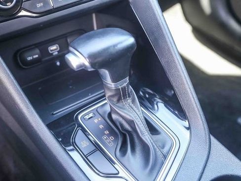 Used 2022 Kia Niro EX image 20