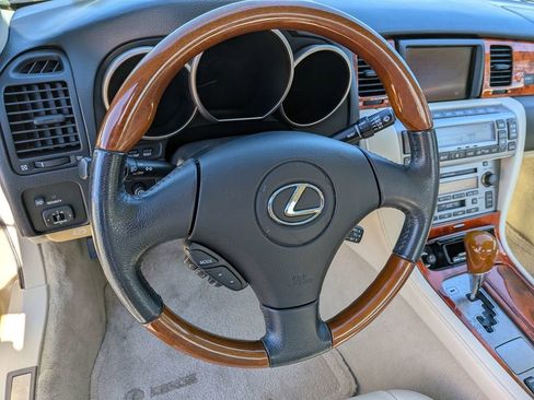 Used 2006 Lexus SC 430 Convertible w/ Preferred Accessory Pkg image 17