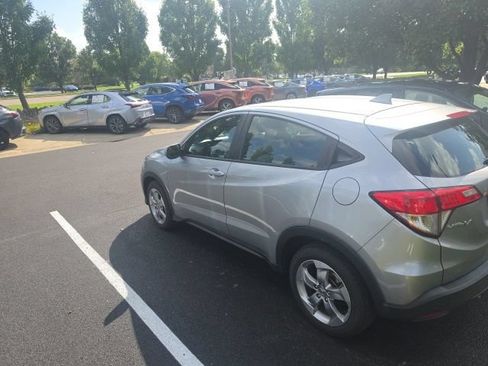 Used 2020 Honda HR-V LX image 6