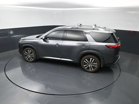Used 2024 Nissan Pathfinder Platinum w/ Cargo Package AWD/4WD image 16
