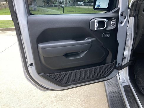 Used 2024 Jeep Wrangler Sport AWD/4WD image 25
