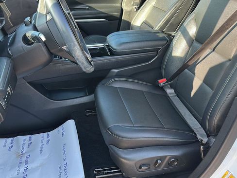 Used 2024 Chevrolet Traverse LT w/ Enhanced Driving Package image 25