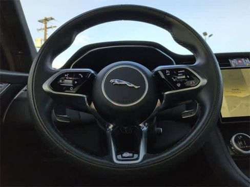 Used 2024 Jaguar F-PACE SVR image 23