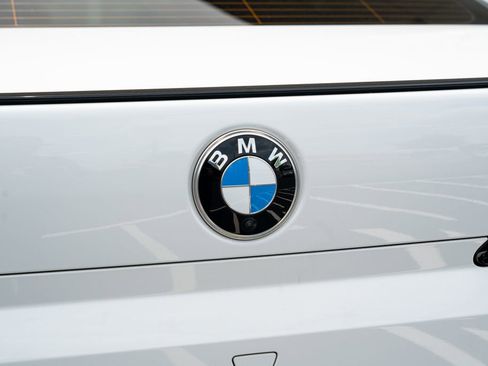 Used 2023 BMW 740i RWD image 19
