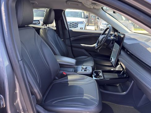 Used 2021 Ford Mustang Mach-E Premium image 28