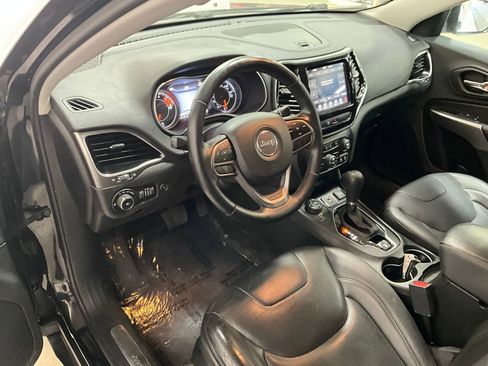 Used 2019 Jeep Cherokee Limited AWD/4WD image 15