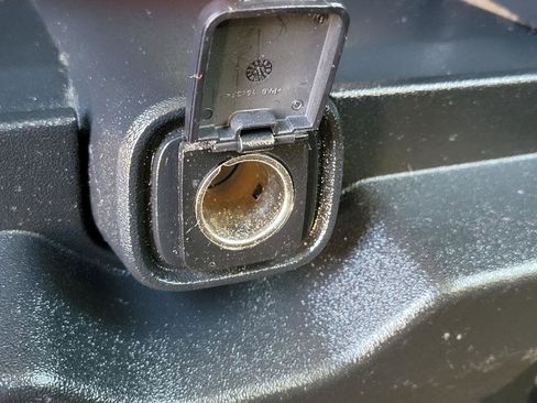 Used 2018 Ford F150 XLT image 23