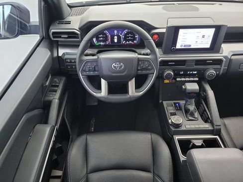 Used 2025 Toyota 4Runner TRD Off-Road AWD/4WD image 15