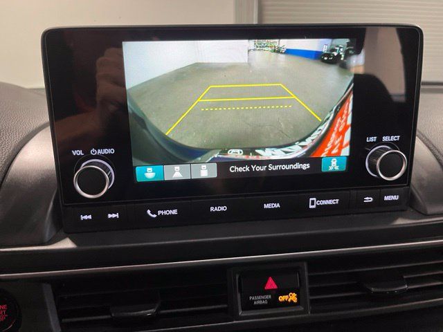 Used 2025 Honda Pilot Sport image 29