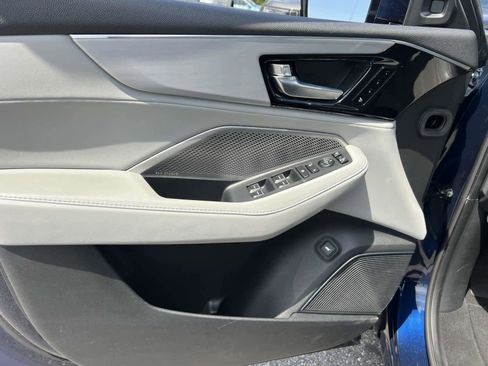 Used 2023 Acura MDX SH-AWD w/ Technology Package image 16