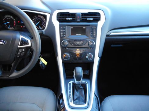 Used 2015 Ford Fusion S image 18