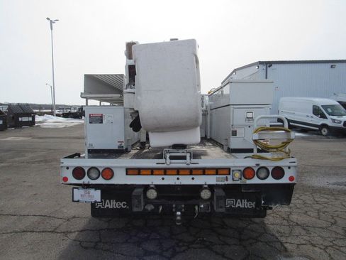 Used 2017 Ford F550 4x4 Regular Cab Super Duty image 4