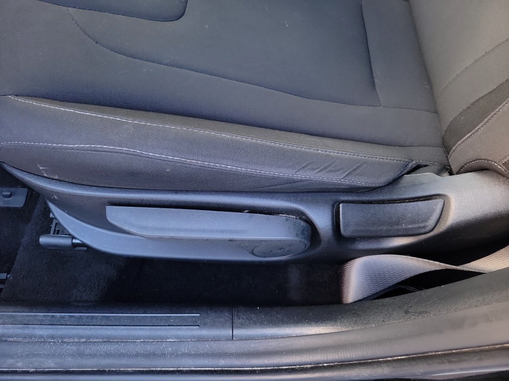 Used 2025 Hyundai Elantra SEL FWD image 24