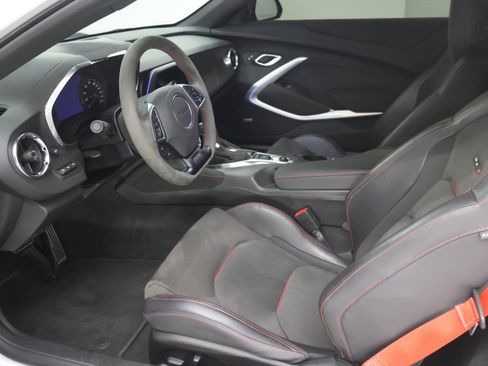 Used 2020 Chevrolet Camaro ZL1 RWD image 8