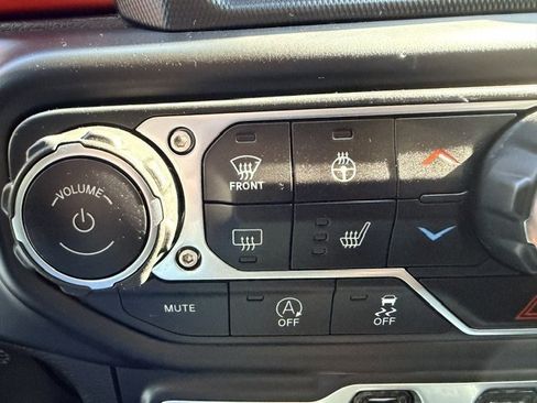 Used 2020 Jeep Gladiator Rubicon w/ Dual Top Group AWD/4WD image 28