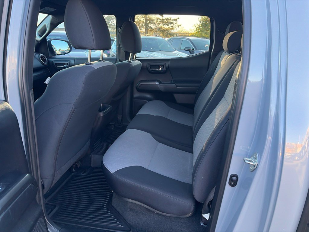 Used 2020 Toyota Tacoma TRD Sport w/ Technology Package AWD/4WD image 19