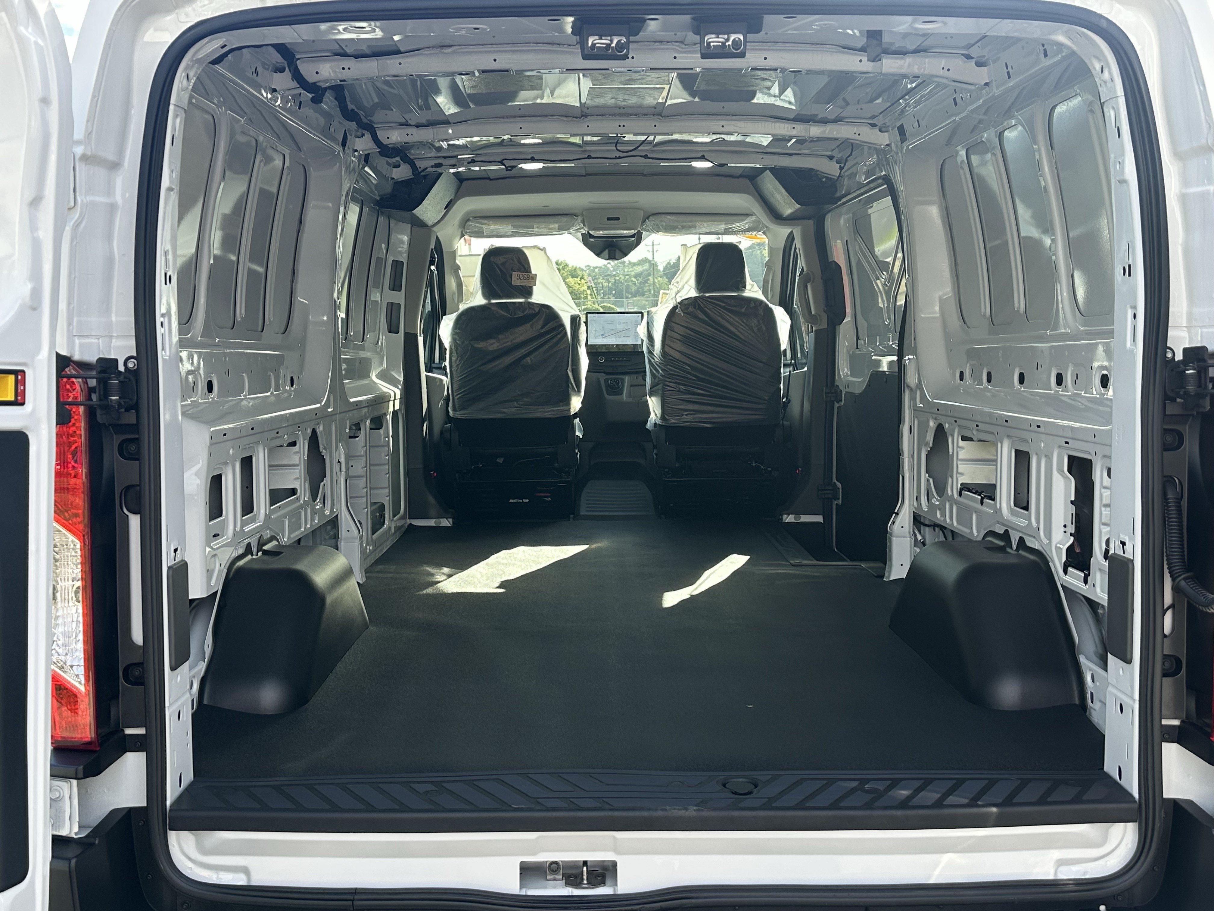 Used 2024 Ford E-Transit Low Roof RWD image 18