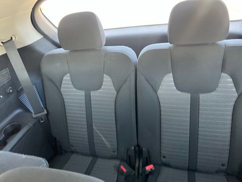 Used 2021 Kia Sorento LX FWD image 28