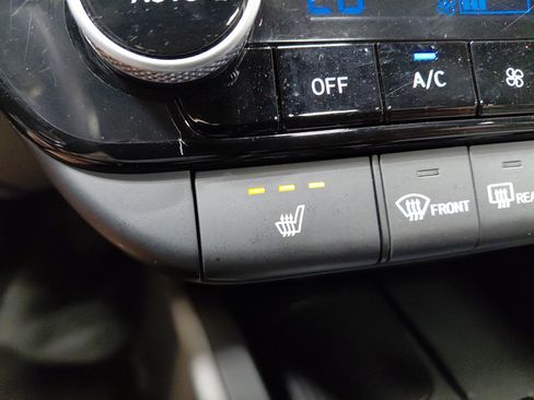 Used 2025 Hyundai Elantra SEL FWD image 30