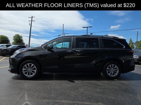 Used 2022 Toyota Sienna XLE FWD image 5