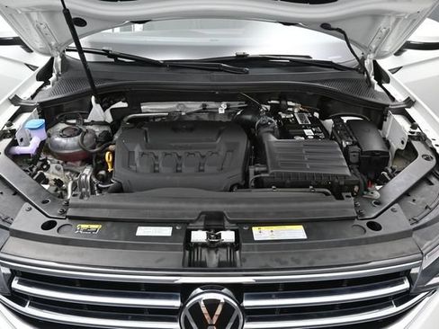Used 2023 Volkswagen Tiguan SE w/ Panoramic Sunroof Package FWD image 36