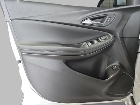 Used 2022 Buick Encore GX Preferred w/ Sport Touring Package FWD image 32