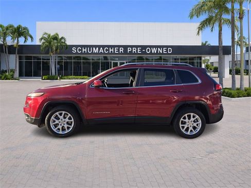 Used 2017 Jeep Cherokee Latitude w/ Comfort/Convenience Group image 4