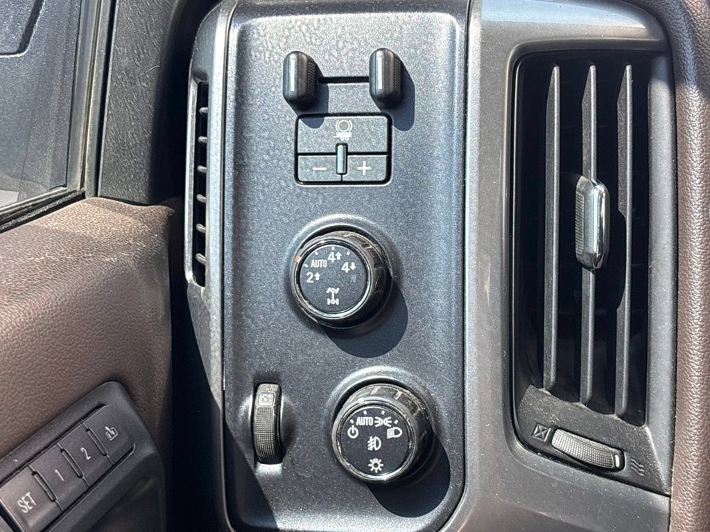 Used 2015 Chevrolet Silverado 1500 LTZ Z71 w/ Driver Alert Package AWD/4WD image 22