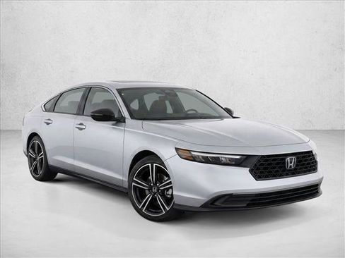 Used 2024 Honda Accord Sport image 3