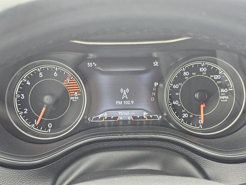 Used 2019 Jeep Cherokee Limited w/ Luxury Group image 28