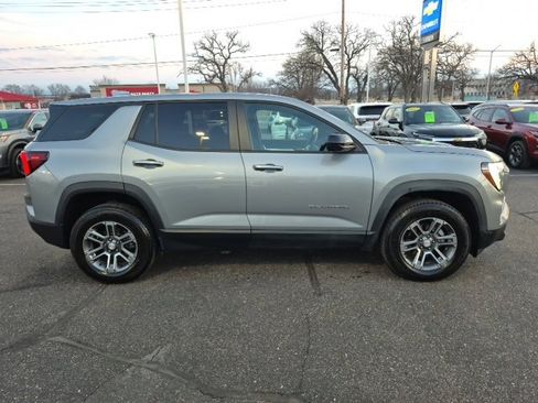 Used 2025 GMC Terrain Elevation w/ Technology Package II image 4