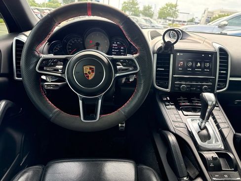 Used 2016 Porsche Cayenne S AWD/4WD image 17