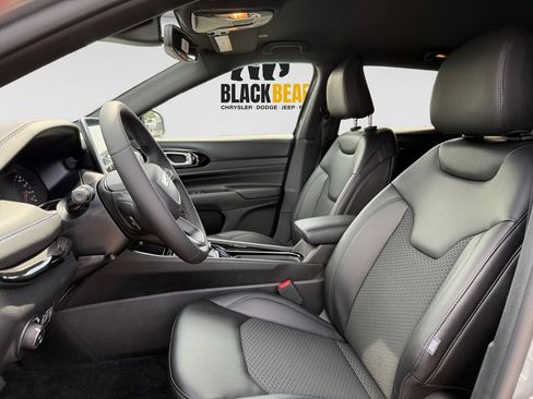 New 2026 Jeep Compass Latitude AWD/4WD image 19