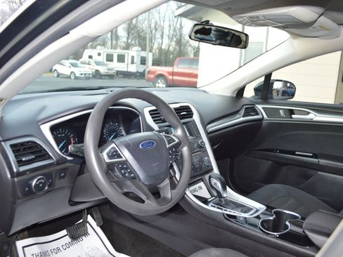 Used 2015 Ford Fusion SE image 15