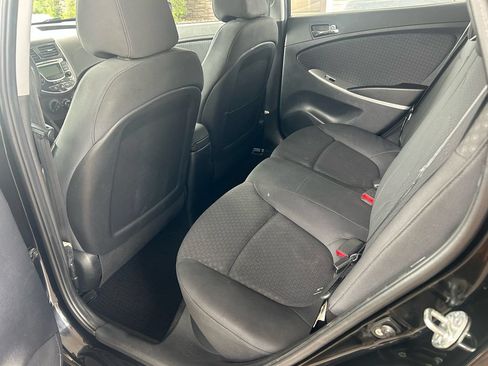 Used 2012 Hyundai Accent SE FWD image 15