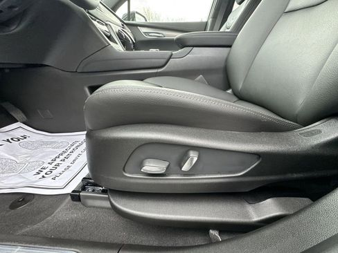 New 2026 Cadillac XT5 Luxury image 12