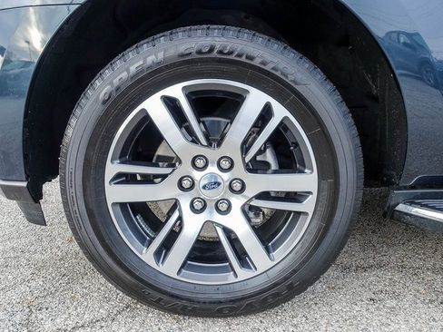 Used 2022 Ford Expedition Max XLT image 24