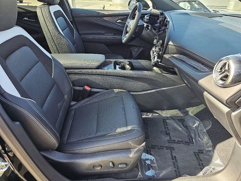 Used 2025 Chevrolet Blazer EV LT image 18