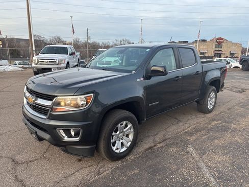 Used 2017 Chevrolet Colorado LT w/ LT Convenience Package image 3