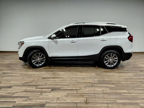 Certified 2024 GMC Terrain SLT image 18