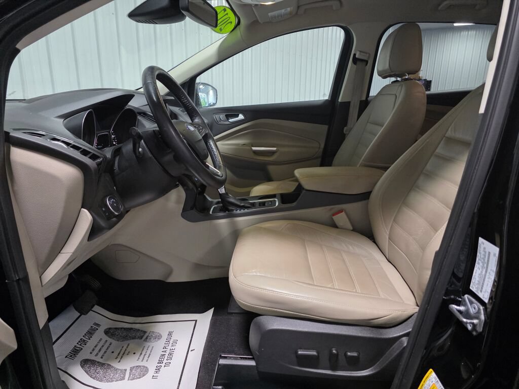 Used 2017 Ford Escape Titanium w/ Equipment Group 301A AWD/4WD image 9
